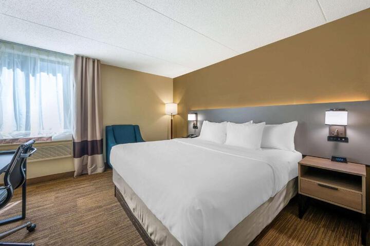 Double Accessible King Size Bed (3 of 7)