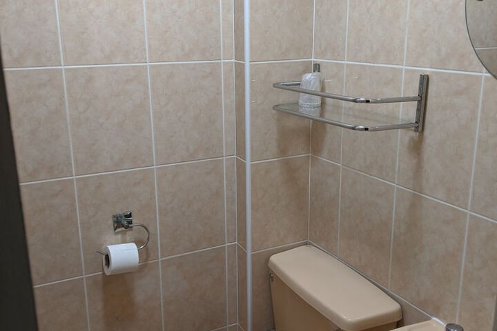 Room 64 of 69