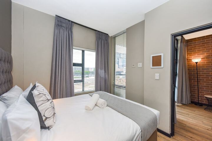 Room 37 of 215