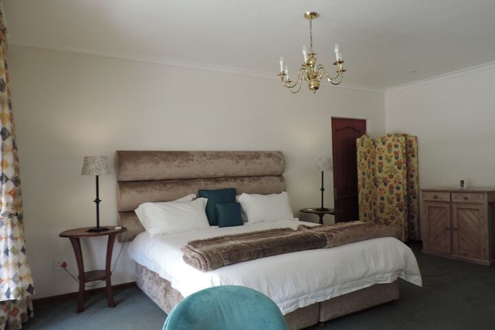Room 5 of 44