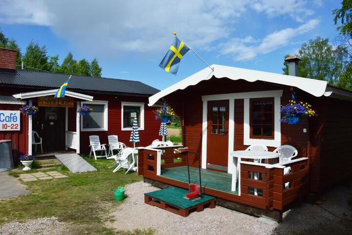 Exterior of Stuga vid Hedenäsets stencafé