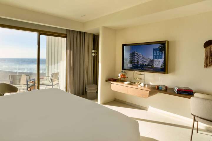 Room 10 of 51