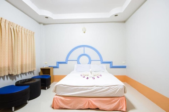 Room 13 of 39