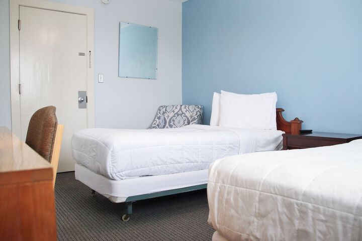 1 King Bed (1 of 14)