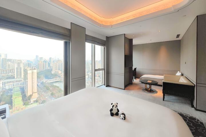 Room 44 of 90