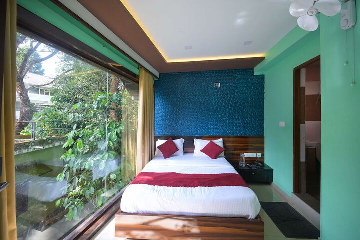 Room 15 of 77
