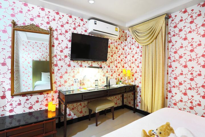 Room 6 of 70