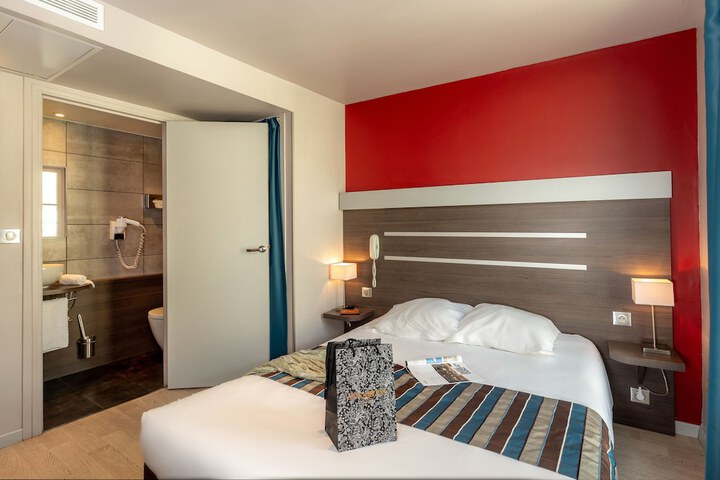 Room 4 of 39