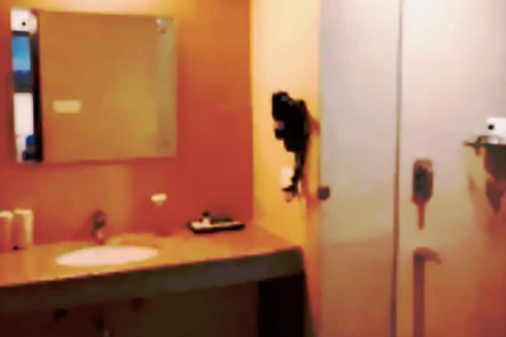 Room 34 of 59