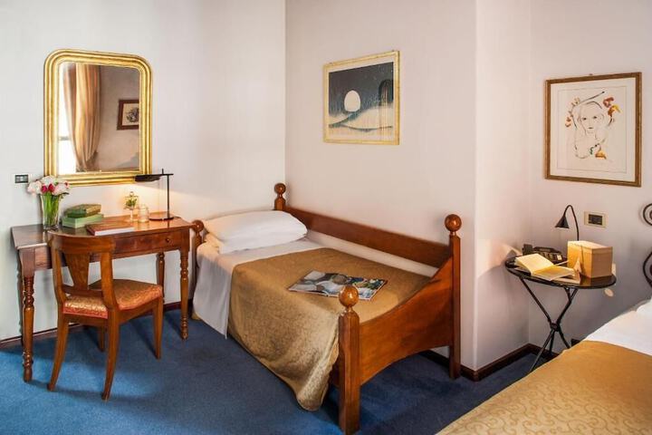 Room 4 of 45