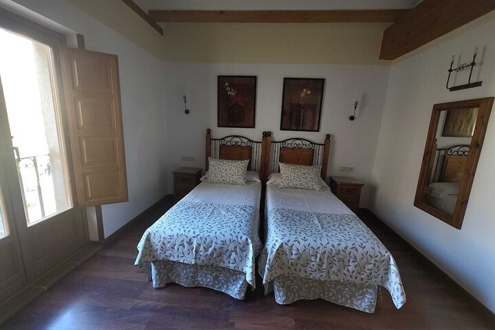 Room 8 of 40