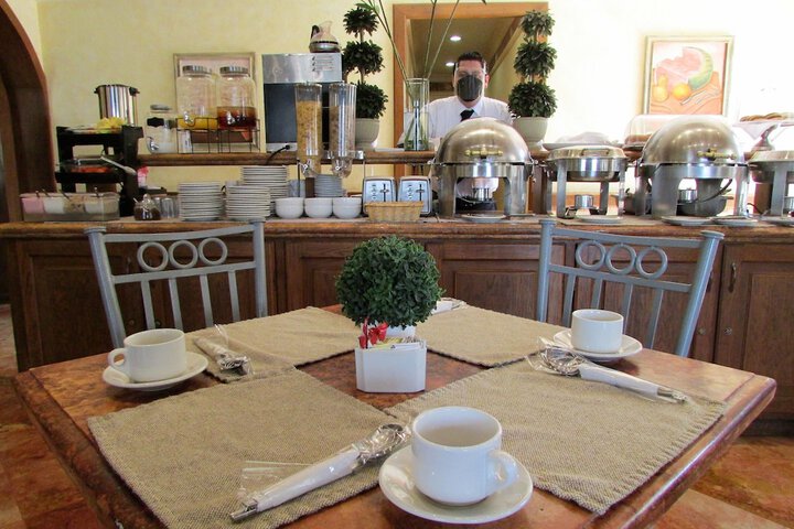Breakfast/Coffee Service 89 of 131
