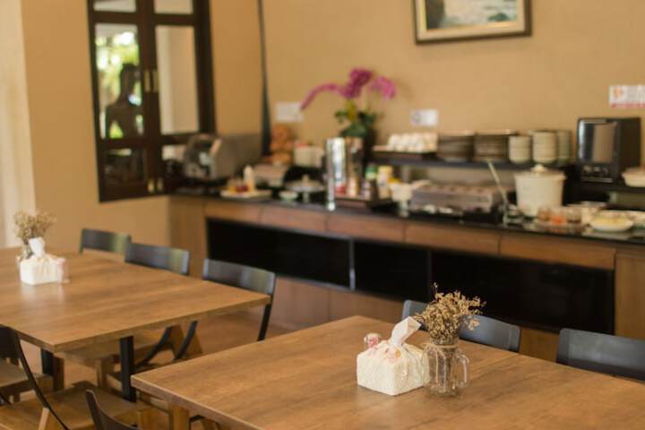 Breakfast/Coffee Service 50 of 73