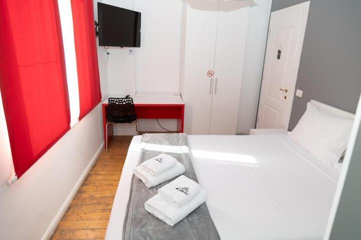 Room 19 of 97