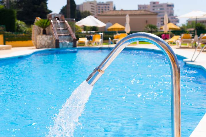 Hotel Pool