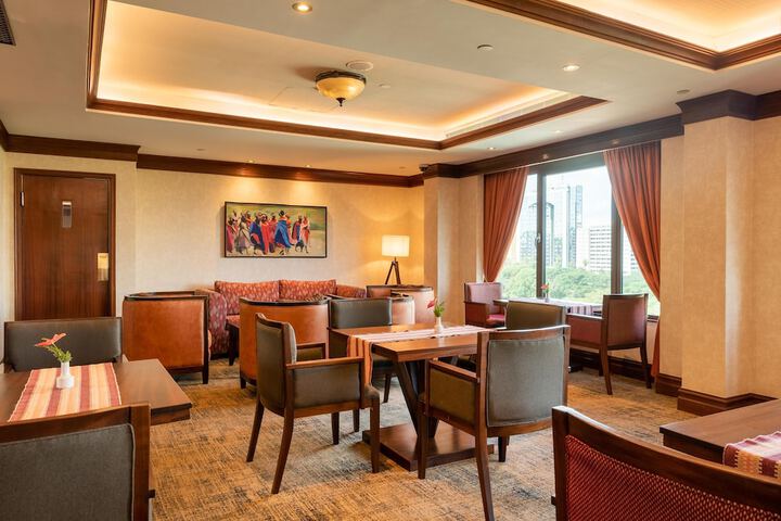 Lounge 105 of 123