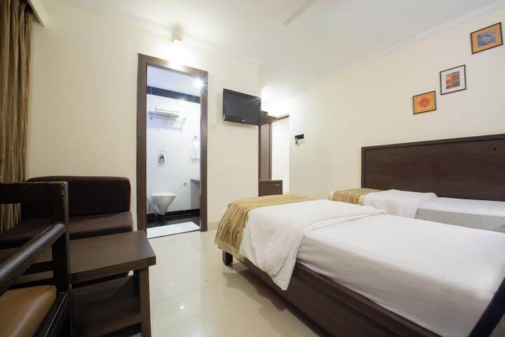 Room 3 of 12