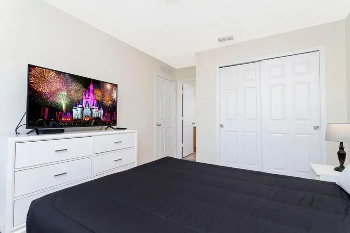 Room 3 of 20