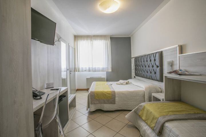 Room 8 of 96