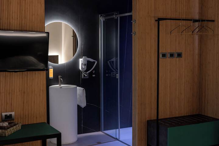 Room 45 of 68