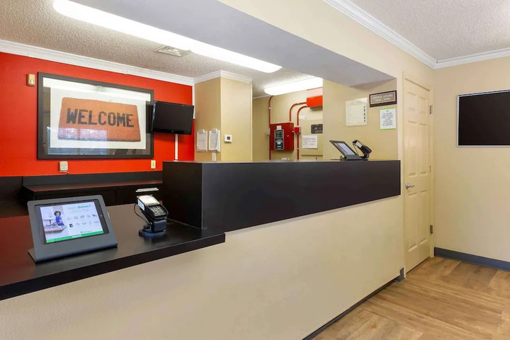hotel_rooms