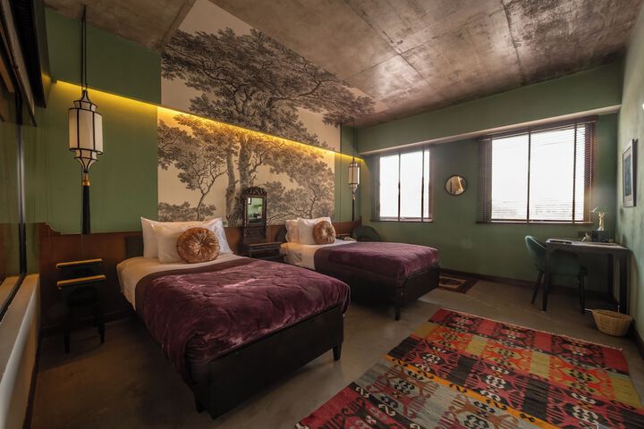 Room 12 of 48