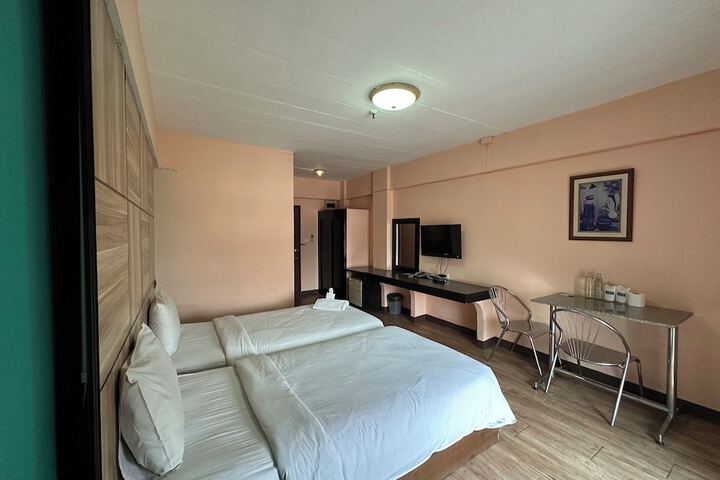Room 10 of 79