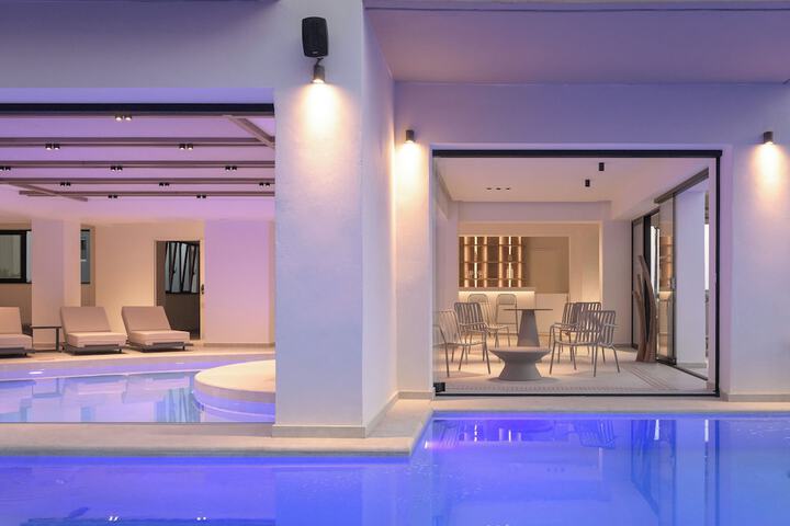 Pool 176 of 357