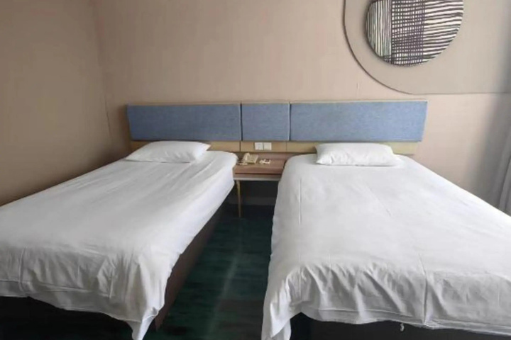 Room 2 of 7