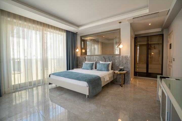 Room 4 of 85