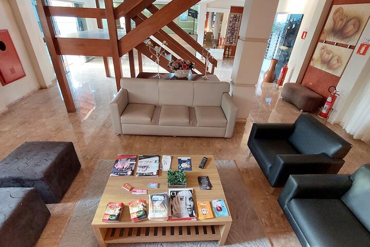 Lounge 39 of 65