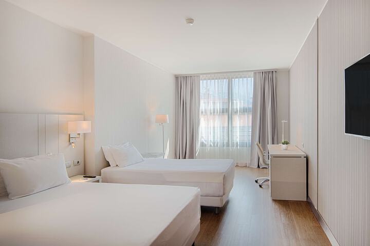 Room 42 of 105