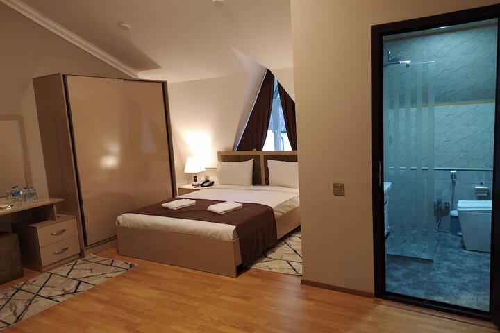 Room 28 of 59