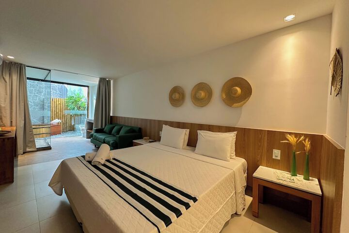 Room 4 of 80