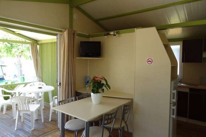 Room 9 of 27