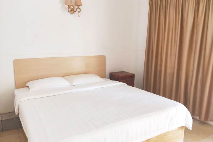 Room 8 of 36