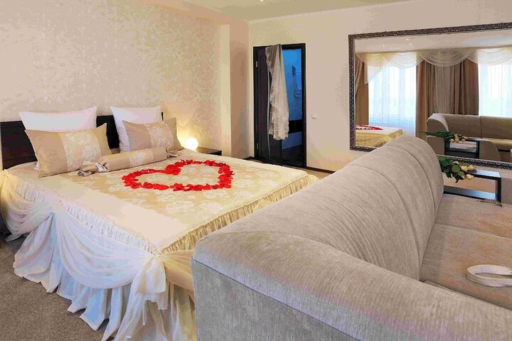 Room 4 of 74