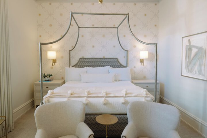 Room 46 of 104