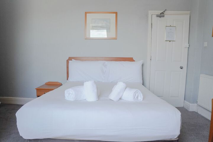 Room 52 of 102