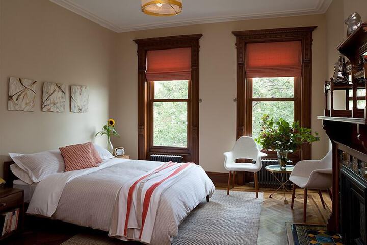 Room 10 of 38