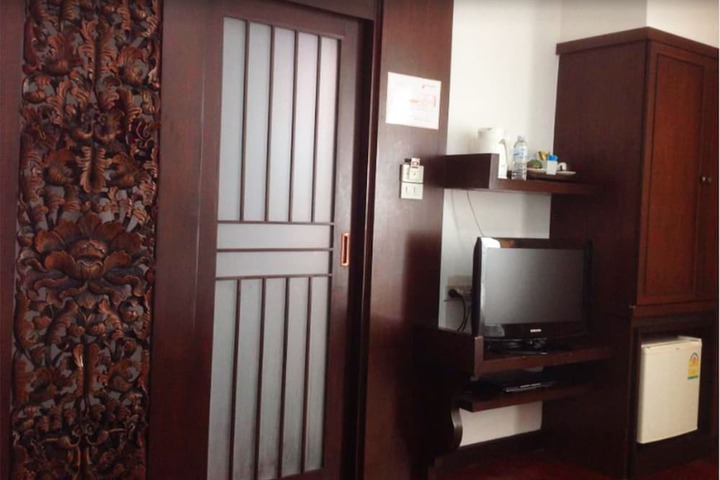 Room 17 of 51