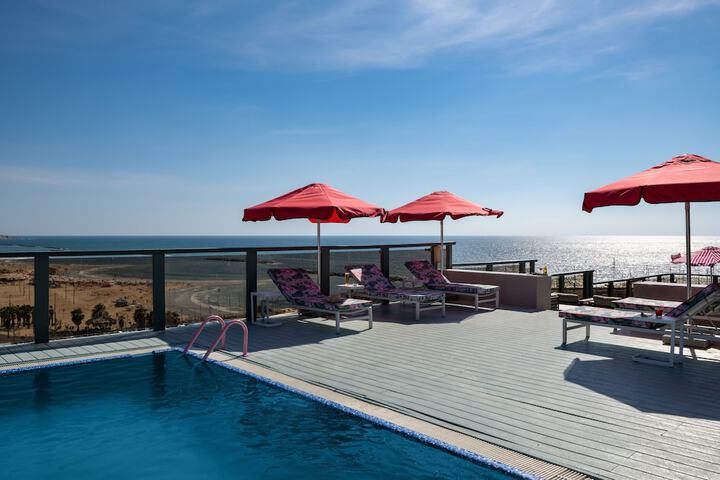 Pool Hotel