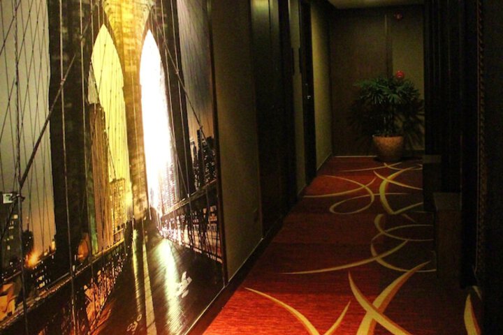 Ballroom/Hall 41 of 42