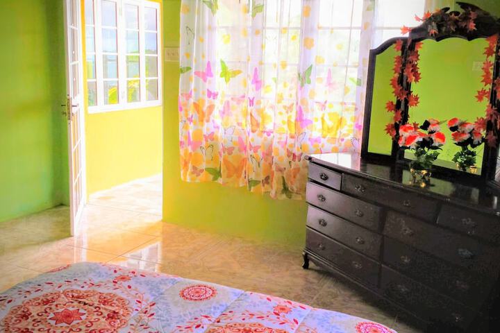 Room 4 of 30