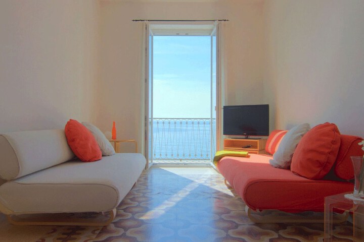 Room 15 of 28