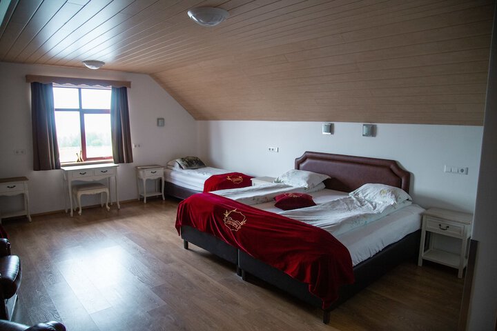 Room 13 of 35