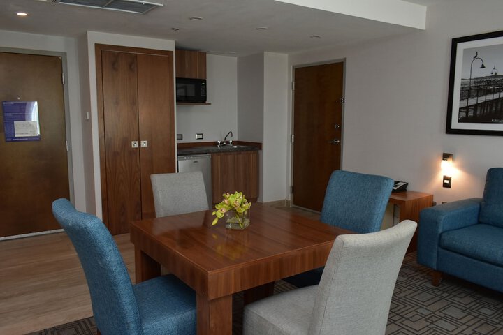Room 42 of 86