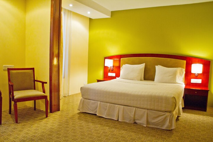 Room 10 of 60