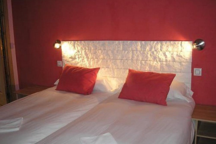 Room 15 of 79