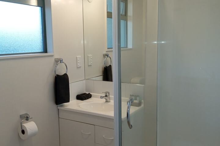 Room 32 of 46